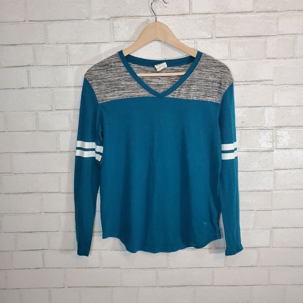 Victoria's Secret long sleeve top‎